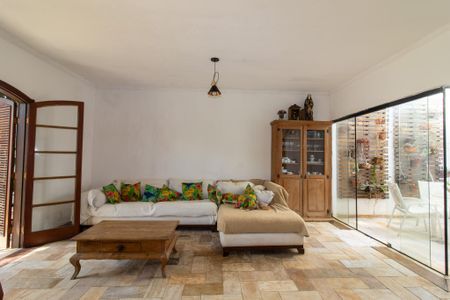 Casa à venda com 188m², 3 quartos e 2 vagasSala