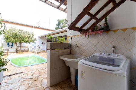 Casa à venda com 188m², 3 quartos e 2 vagasÁrea de Serviço