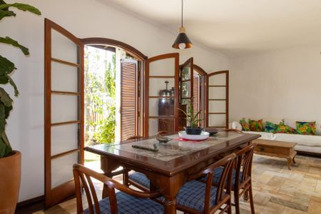 Casa à venda com 188m², 3 quartos e 2 vagasSala