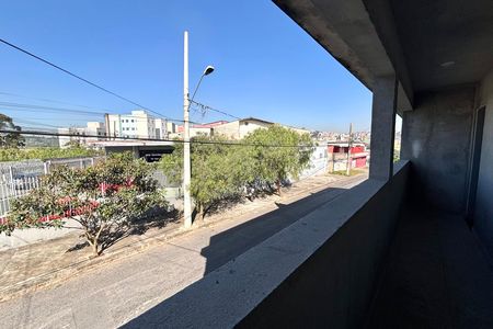 Casa para alugar com 55m², 2 quartos e sem vaga Casa para alugar com 55m², 2 quartos e sem vagaVaranda