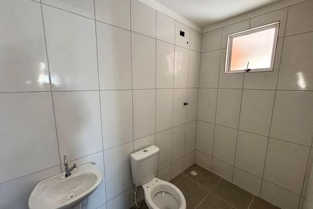 Casa para alugar com 55m², 2 quartos e sem vaga Casa para alugar com 55m², 2 quartos e sem vagaBanheiro