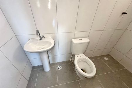 Casa para alugar com 55m², 2 quartos e sem vaga Casa para alugar com 55m², 2 quartos e sem vagaBanheiro