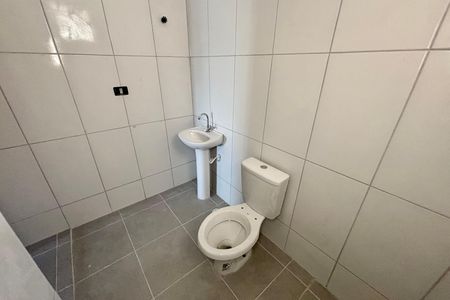 Casa para alugar com 55m², 2 quartos e sem vaga Casa para alugar com 55m², 2 quartos e sem vagaBanheiro