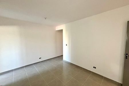 Casa para alugar com 55m², 2 quartos e sem vaga Casa para alugar com 55m², 2 quartos e sem vagaSala