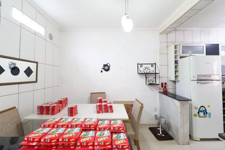 Casa à venda com 260m², 4 quartos e 1 vaga