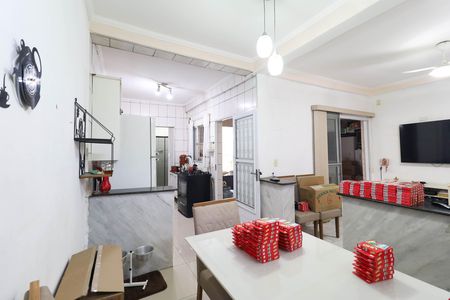 Casa à venda com 260m², 4 quartos e 1 vaga