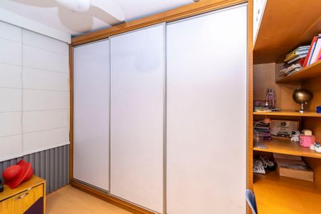 Apartamento à venda com 76m², 2 quartos e 1 vagaQuarto 2 - Armários