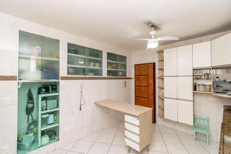 Apartamento à venda com 76m², 2 quartos e 1 vagaCozinha
