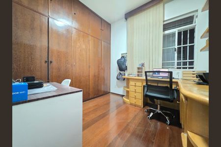 Quarto 2 de apartamento à venda com 4 quartos, 190m² em Santo Antônio, Belo Horizonte