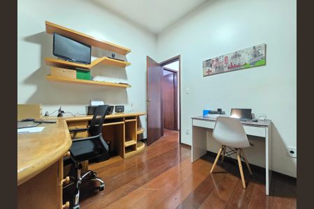 Apartamento à venda com 190m², 4 quartos e 2 vagasQuarto 2