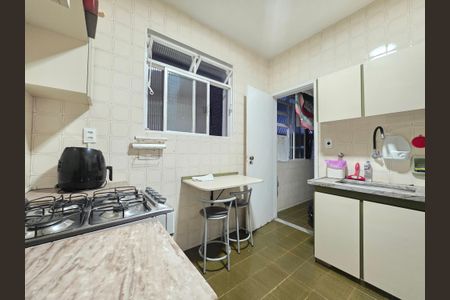 Apartamento à venda com 190m², 4 quartos e 2 vagasCozinha 