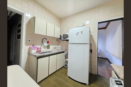 Apartamento à venda com 190m², 4 quartos e 2 vagasCozinha e área de serviço e DCE 