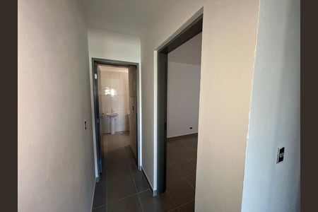 Corredor  de casa para alugar com 2 quartos, 54m² em Jardim Dayse, Ferraz de Vasconcelos