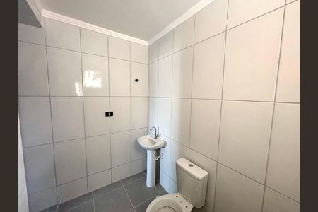 Casa para alugar com 54m², 2 quartos e sem vaga Casa para alugar com 54m², 2 quartos e sem vagaBanheiro