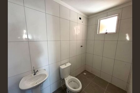 Banheiro  de casa para alugar com 2 quartos, 54m² em Jardim Dayse, Ferraz de Vasconcelos