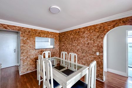 Apartamento à venda com 75m², 2 quartos e 1 vagaSala de Jantar