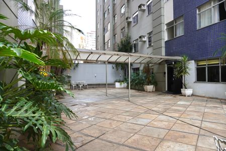 Apartamento para alugar com 65m², 2 quartos e 1 vagaÁrea comum 