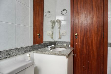 Apartamento para alugar com 65m², 2 quartos e 1 vagaBanheiro da Suíte