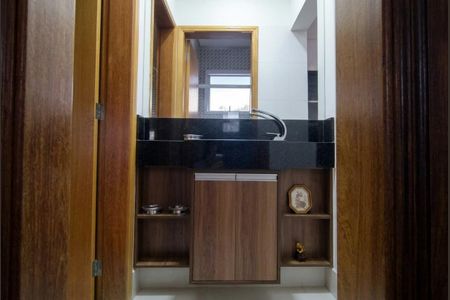 Casa à venda com 212m², 3 quartos e 4 vagas