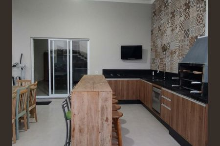 Casa à venda com 212m², 3 quartos e 4 vagas