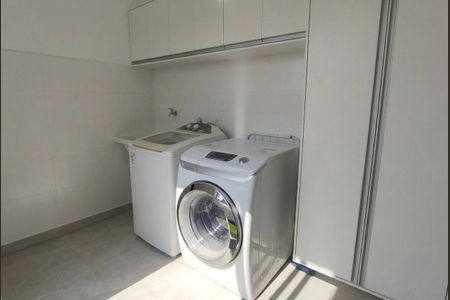 Casa à venda com 212m², 3 quartos e 4 vagas