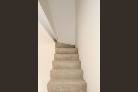 Apartamento à venda com 40m², 1 quarto e sem vagaEscada