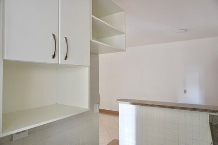 Apartamento para alugar com 80m², 2 quartos e 1 vagaCozinha 