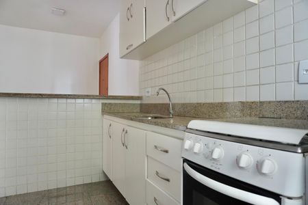 Apartamento para alugar com 80m², 2 quartos e 1 vagaCozinha 