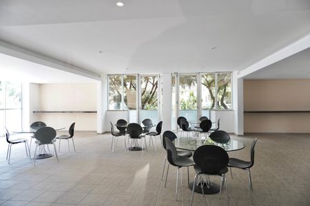 Apartamento para alugar com 80m², 2 quartos e 1 vagaÁrea comum - Salão de festas