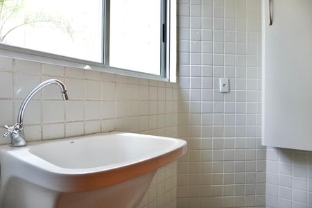 Apartamento para alugar com 80m², 2 quartos e 1 vagaÁrea de Serviço