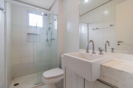 Apartamento para alugar com 149m², 3 quartos e 2 vagas Apartamento para alugar com 149m², 3 quartos e 2 vagasBanheiro da Suíte 1