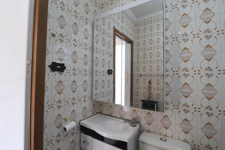 Casa à venda com 144m², 2 quartos e 1 vagaBanheiro