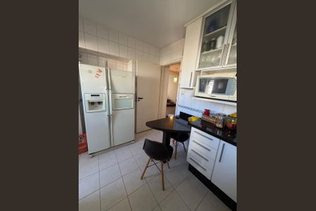 Apartamento à venda com 74m², 3 quartos e 2 vagasCozinha
