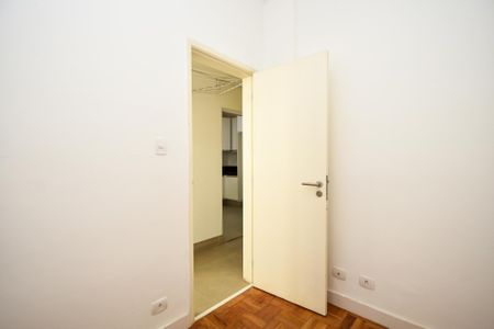 Apartamento para alugar com 190m², 3 quartos e 1 vagaquarto de serviço