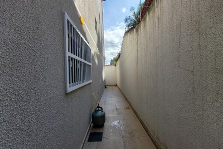 Casa de condomínio para alugar com 180m², 2 quartos e sem vagaQuintal 