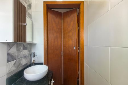 Casa de condomínio para alugar com 180m², 2 quartos e sem vagaBanheiro da Suíte