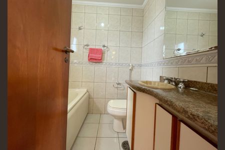 Apartamento à venda com 80m², 3 quartos e 2 vagasBanheiro suíte 