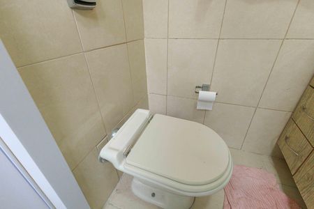 Apartamento à venda com 80m², 1 quarto e sem vagaBanheiro da Suíte