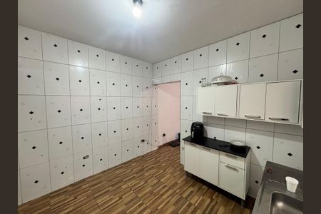 Cozinha de casa para alugar com 2 quartos, 125m² em Jardim Bonifacio, São Paulo