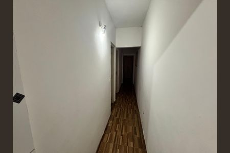Corredor de casa para alugar com 2 quartos, 125m² em Jardim Bonifacio, São Paulo