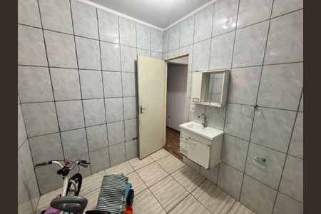 Banheiro 1 de casa para alugar com 2 quartos, 125m² em Jardim Bonifacio, São Paulo