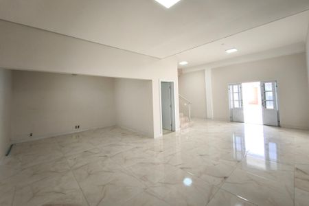 Casa para alugar com 330m², 4 quartos e 4 vagasSala