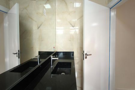 Casa para alugar com 330m², 4 quartos e 4 vagasBanheiro Suíte 2