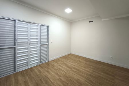 Casa para alugar com 330m², 4 quartos e 4 vagasSuíte