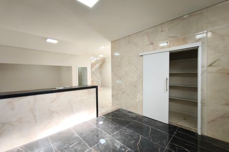 Casa para alugar com 330m², 4 quartos e 4 vagasCozinha