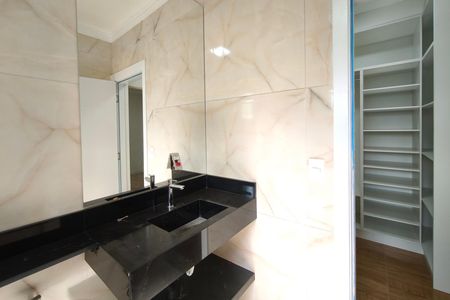 Casa para alugar com 330m², 4 quartos e 4 vagasBanheiro Suíte