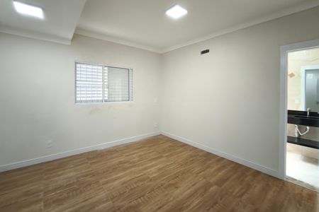 Casa para alugar com 330m², 4 quartos e 4 vagasSuíte 2