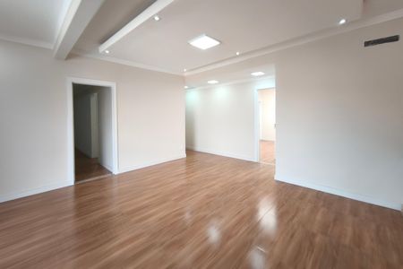 Casa para alugar com 330m², 4 quartos e 4 vagasSala de TV