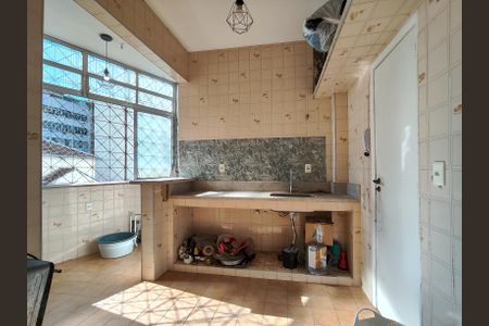 Apartamento para alugar com 100m², 3 quartos e sem vagaCozinha e Área de Serviço