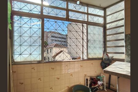 Apartamento para alugar com 100m², 3 quartos e sem vagaCozinha e Área de Serviço